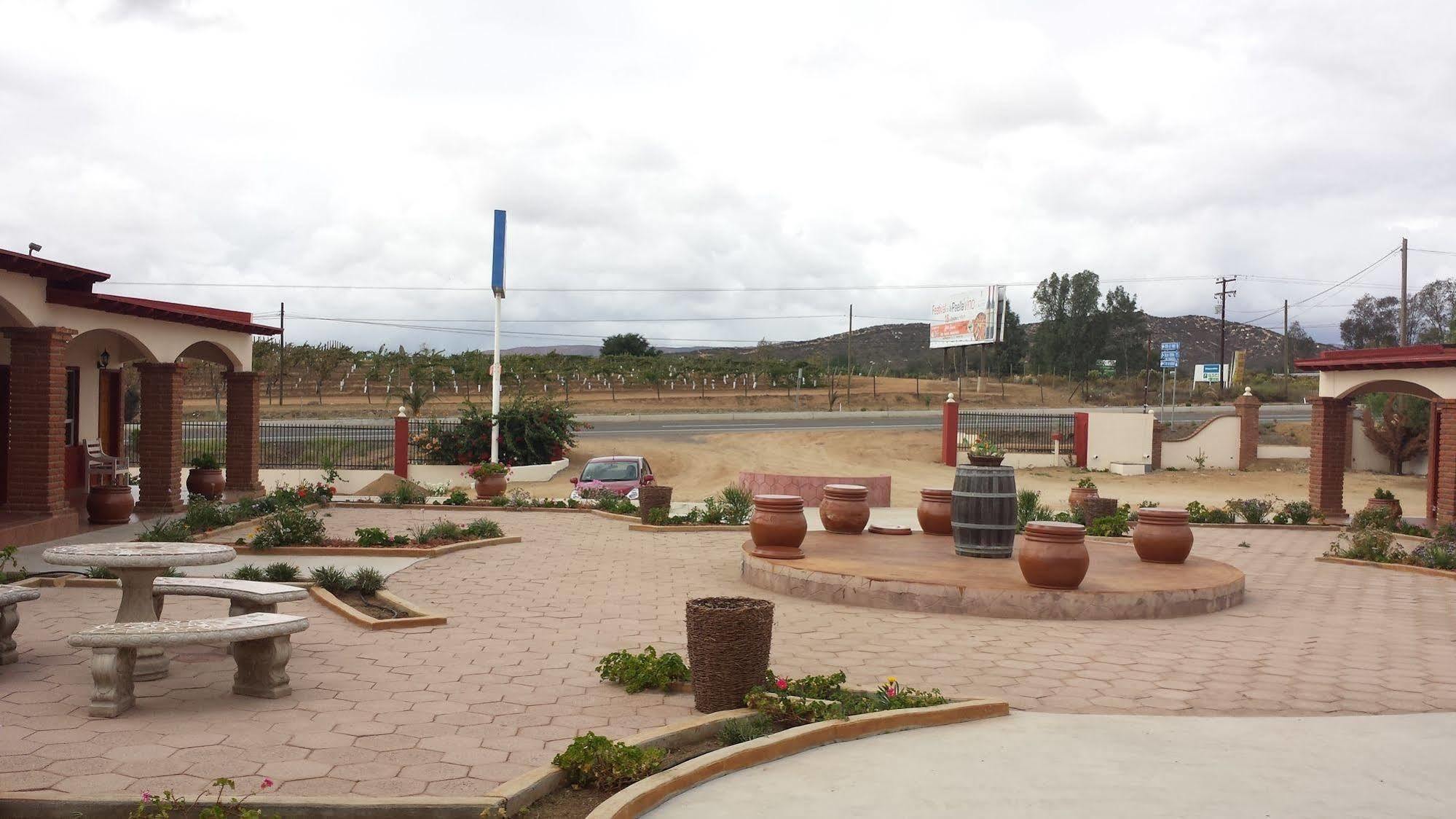 Hotel Plaza Fatima Valle de Guadalupe Bagian luar foto