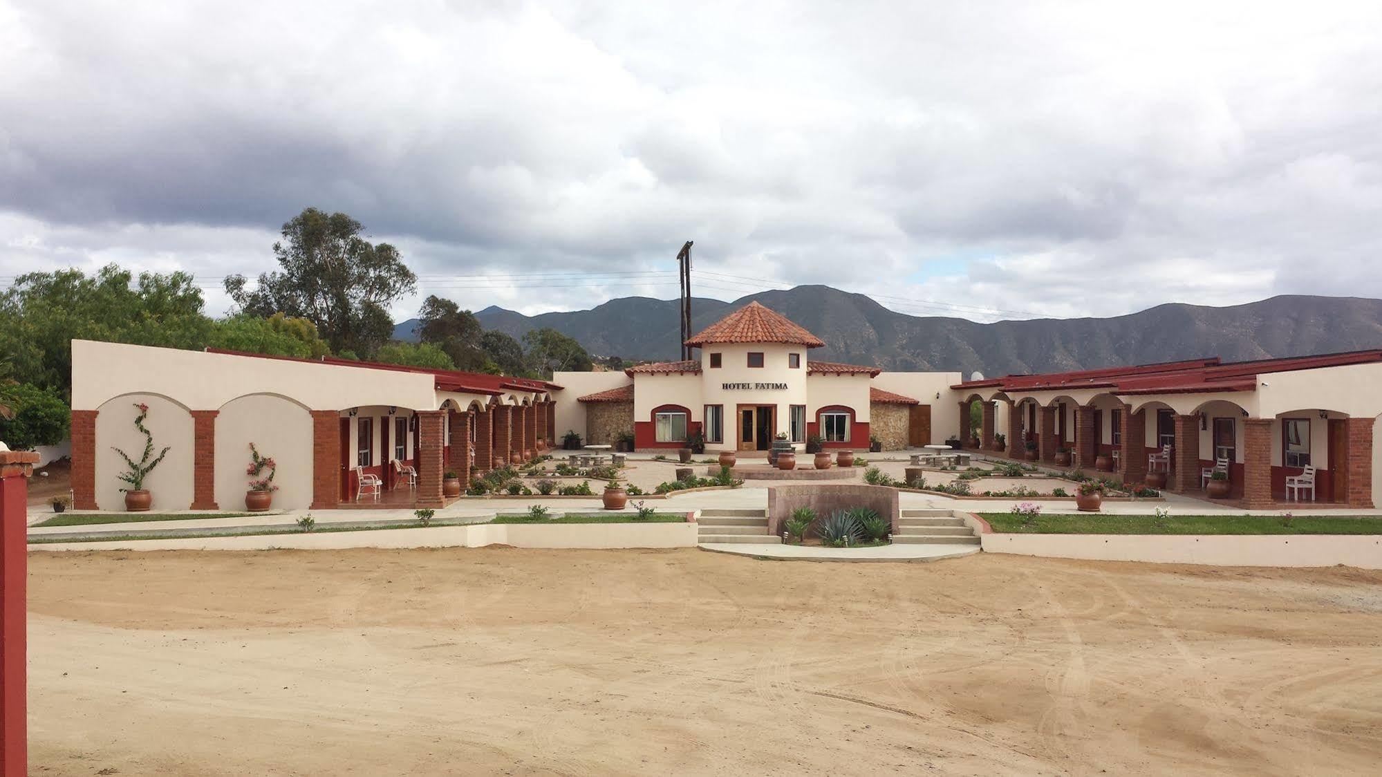Hotel Plaza Fatima Valle de Guadalupe Bagian luar foto